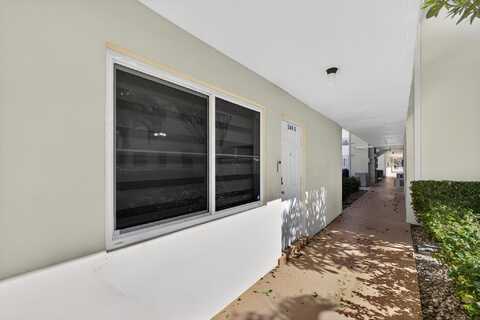 144 Dorchester G, West Palm Beach, FL 33417