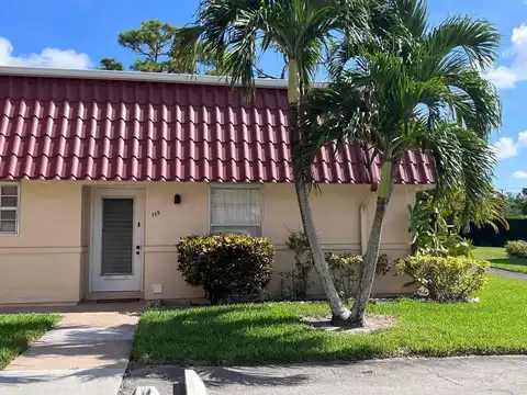 135 Amherst Lane, Lake Worth, FL 33467