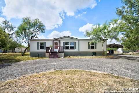 605 County Road 3821, San Antonio, TX 78253