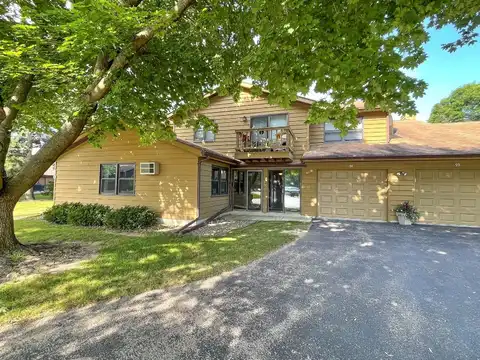 1160 Brittany Court, Neenah, WI 54956