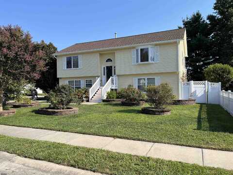 7 Golf Dr Dr, Mays Landing, NJ 08330