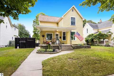 425 W Eleventh Street, Traverse City, MI 49684