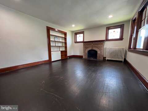 8 EWINGTON AVENUE, EWING, NJ 08638