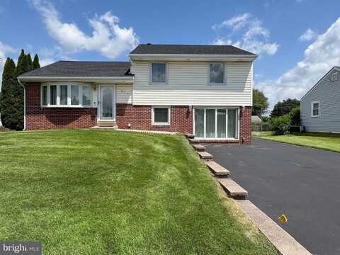 207 BRAMBER DRIVE, BROOMALL, PA 19008