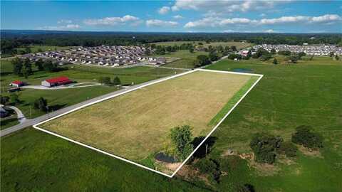 1st AVE, Gentry, AR 72734