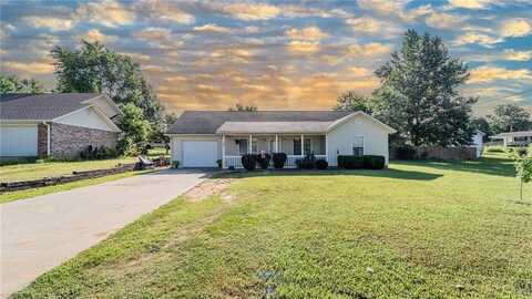 902 Acorn ST, Huntsville, AR 72740