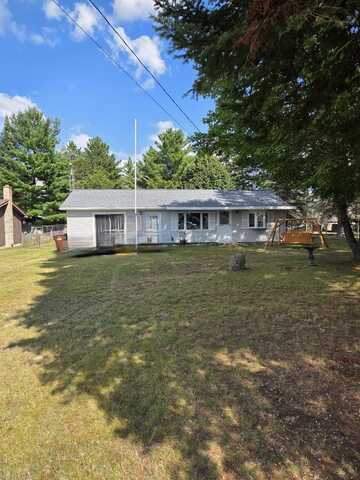 1702 Otsego Rd, Saint Helen, MI 48656