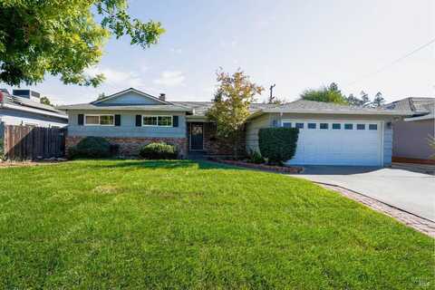 621 W D Street S, Dixon, CA 95620
