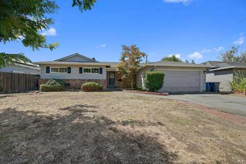 621 W D Street S, Dixon, CA 95620