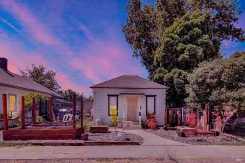 512 Davis Street, Vacaville, CA 95688