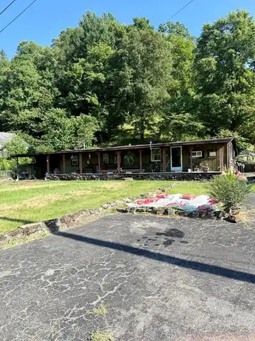 906 Hwy21, MT. HOPE, WV 25880