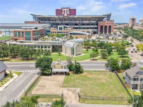 101 Fairview Avenue, College Station, TX 77840