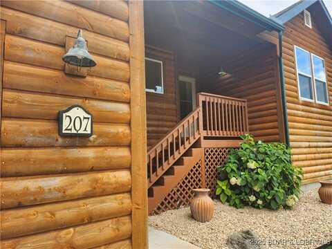 207 Weiskopf Way, Camdenton, MO 65020