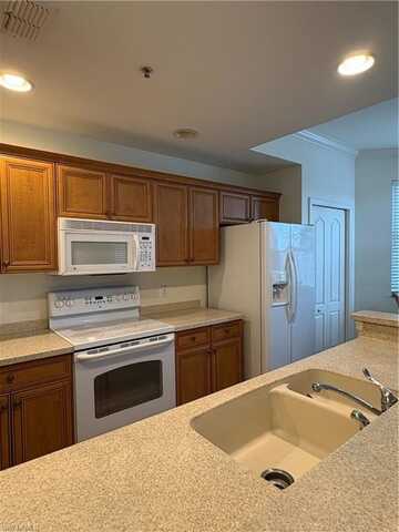 8490 Kingbird, ESTERO, FL 33967