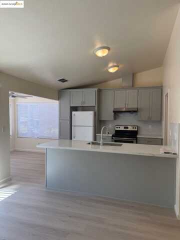 3323 Blythe Dr, Antioch, CA 94509