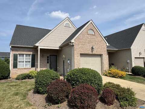 121 BRYANT DR, WAYNESBORO, VA 22980