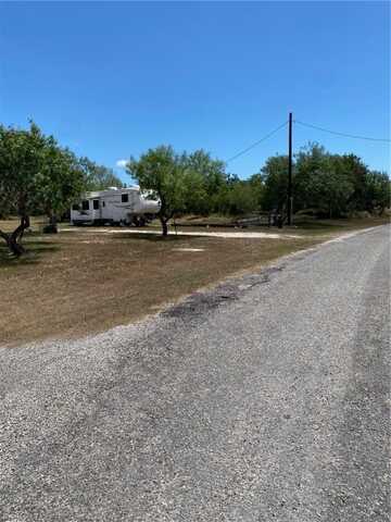 106 Lenette Drive, Woodsboro, TX 78393