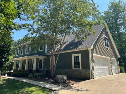 910 Golden Drive, Newark, OH 43055
