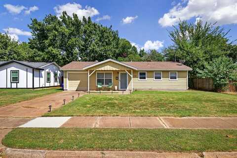 404 Freestone Dr, Euless, TX 76039