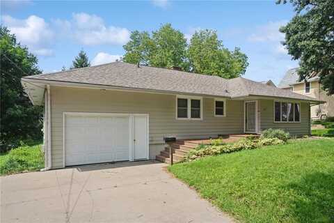 117 10th Avenue SW, Mount Vernon, IA 52314