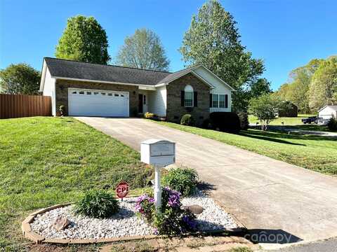 2090 Summerfield Circle, Conover, NC 28613