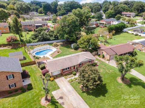 2425 Essen Lane, Gastonia, NC 28054