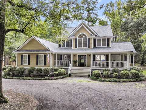6426 Farm House Road, Ravenel, SC 29470