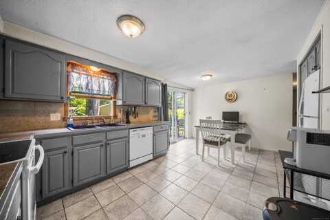 10 Hathaway Street, Windsor Locks, CT 06096