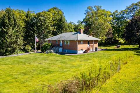 428 Maple Street, Litchfield, CT 06759