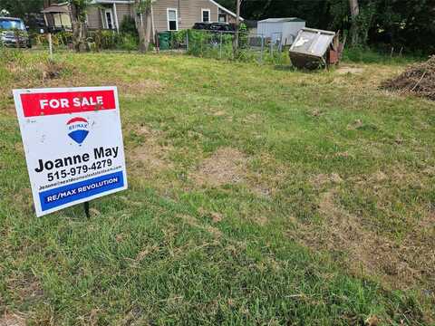 2816 NE Norwood Lane, Des Moines, IA 50317
