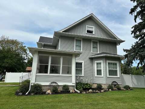 59 E Benton Street, Winterset, IA 50273