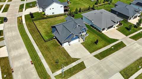 10245 Rhaenys Road, West Des Moines, IA 50266