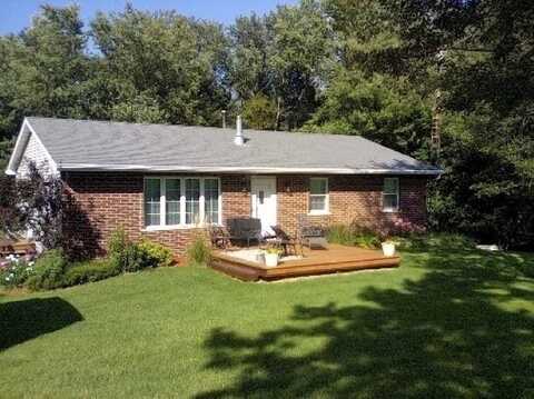 16514 Bankston Park, Holy Cross, IA 52053