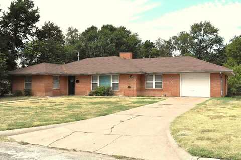 515 N Eleventh Ave, Fairview, OK 73737