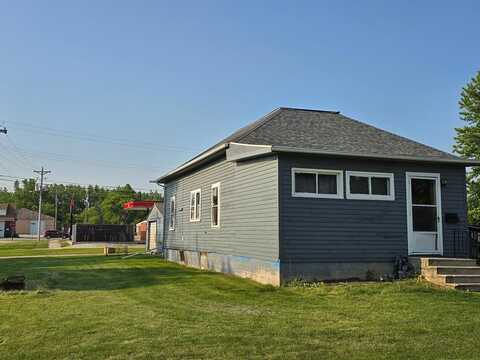 628 Pleasant St, Rockwell City, IA 50579