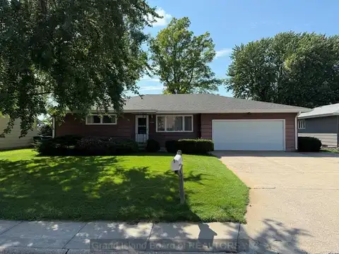 1404 Howard Place, Grand Island, NE 68803