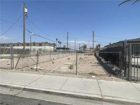 132 W Chicago Avenue, Las Vegas, NV 89102