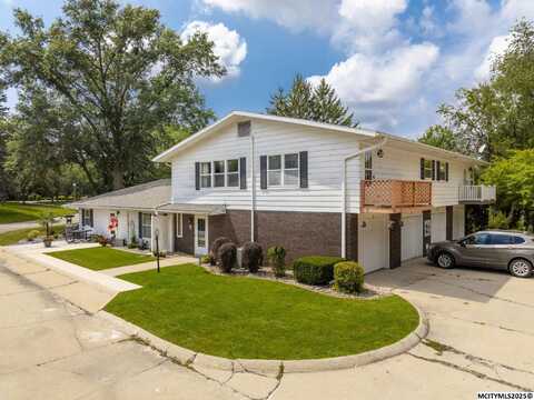1008 Ellis Dr. APT #6, CHARLES CITY, IA 50616