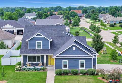 225 Knotty Pine Lane, Seward, NE 68434