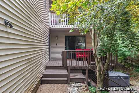 17468 Dunewood Court, Spring Lake, MI 49456