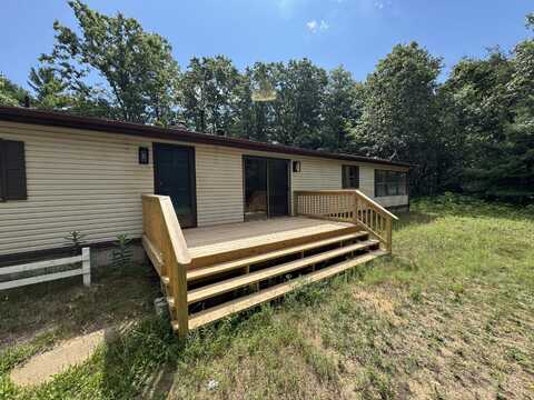 2995 S Pine Avenue, White Cloud, MI 49349