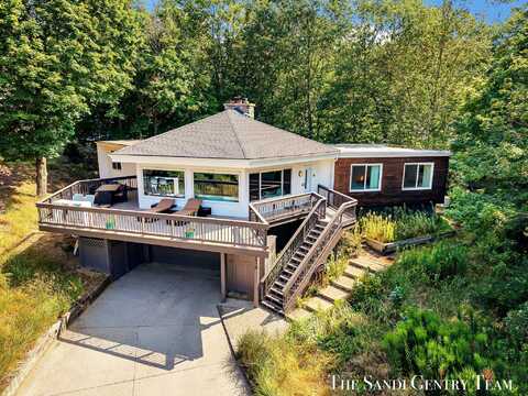 9410 Whispering Sands Drive, West Olive, MI 49460