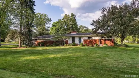 26150 Barbados Road, Farmington, MI 48335