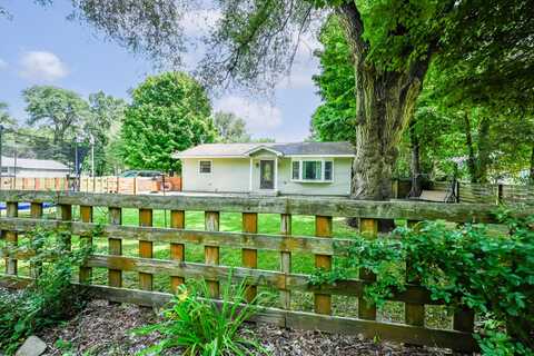 93505 Charles Street, Dowagiac, MI 49047