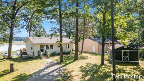 11145 S Holland Road, Fenwick, MI 48834