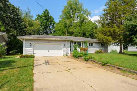 429 Crooked Lake Drive W, Kalamazoo, MI 49009