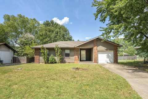 711 E Dyann Drive, Nixa, MO 65714