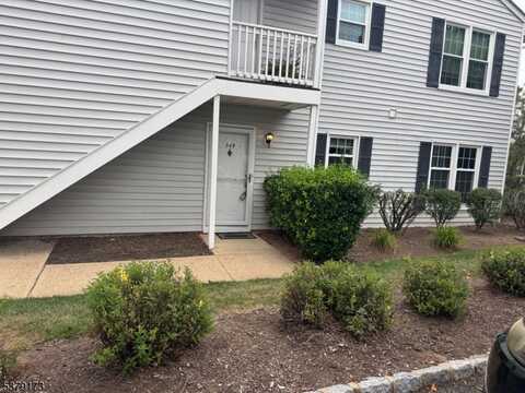 349 Burdock Ct, Readington, NJ 08887