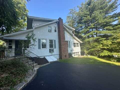 536 River Rd, Chatham, NJ 07928