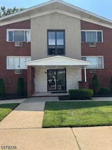 117 W 3Rd Ave, Roselle, NJ 07203